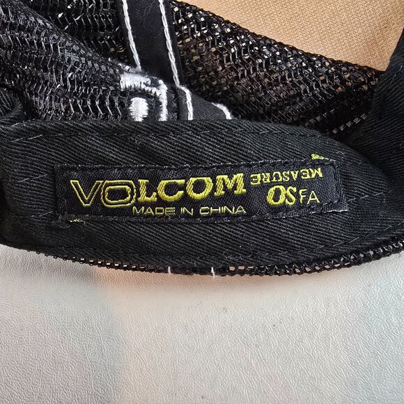 Volcom Hat Black White Plaid Mens Adjustable Mesh Trucker Cap Skate Surf Casual - Picture 9 of 10